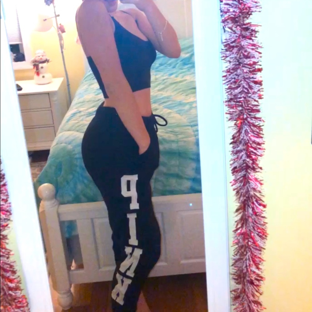 Victoria’s Secret PINK Black embroidered joggers!